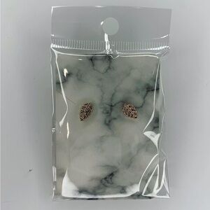 3 for $25 ❤️‼️Gold leaf studs